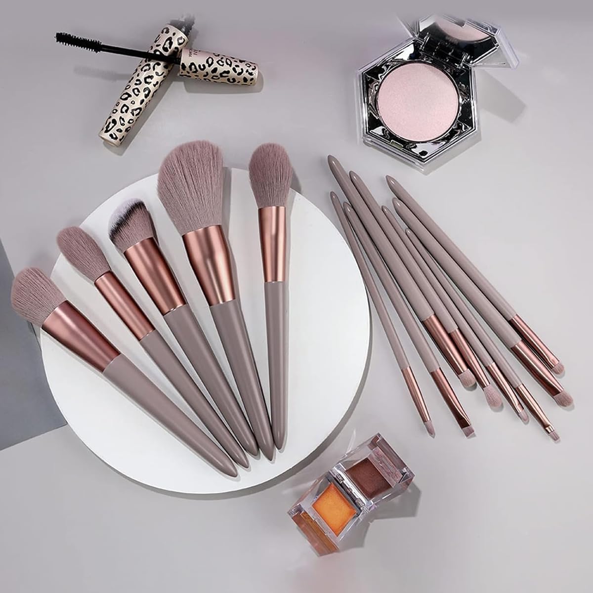 Makeup Brush Set With Bag, Set Of 13 Pieces, For Makeup & Foundation
